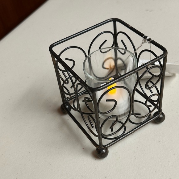 Home Interiors Metal square tea light holder - Picture 5 of 10